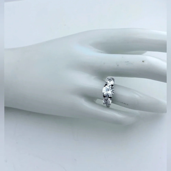 Simulated Diamond Ring in Sterling Silver 7.65  beautiful condition - Picture 7 of 9